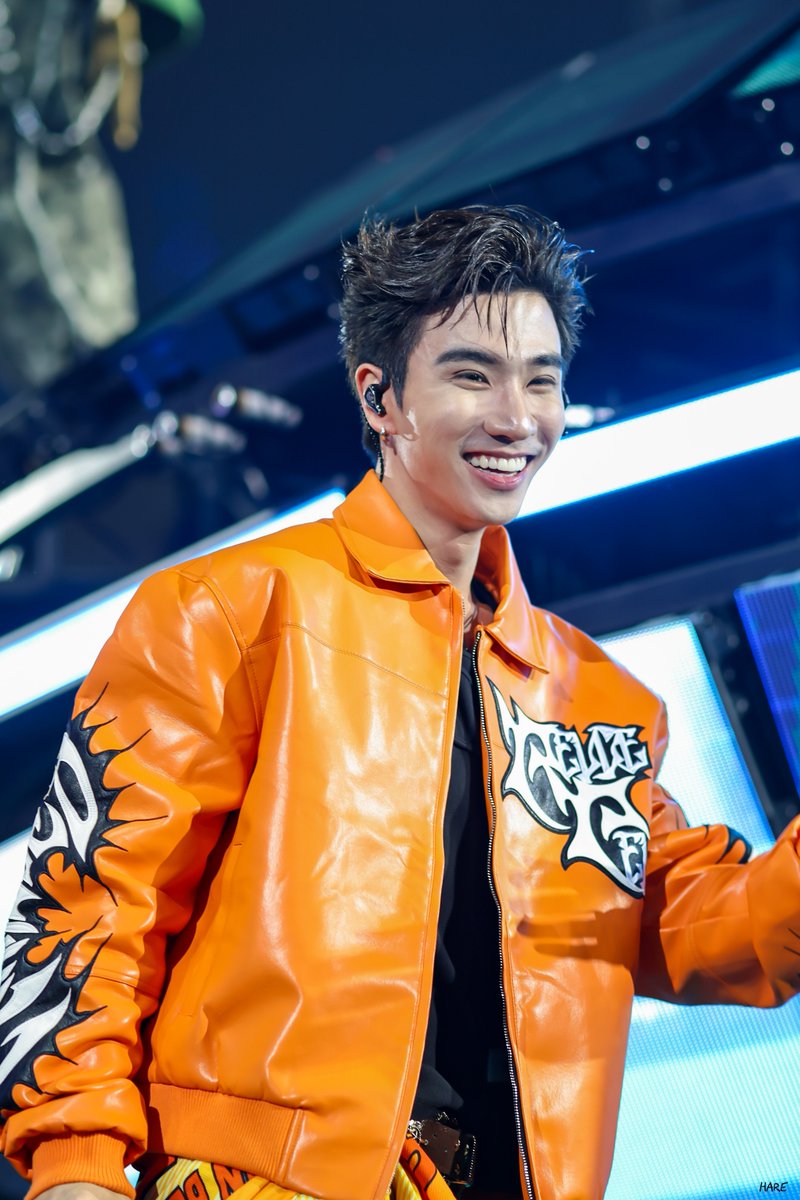 Hareshine's tweet photo. พิเจื๋อยิ้มหวาน เล่นกับใจเกิ๊น ค่ดหล่อเลยคั้บ 

PONDPHUWIN ETERNAL STAR

#PondPhuwinConcertD3
#PerthTanapon @perthppe https://t.co/1Wod7rHsBQ