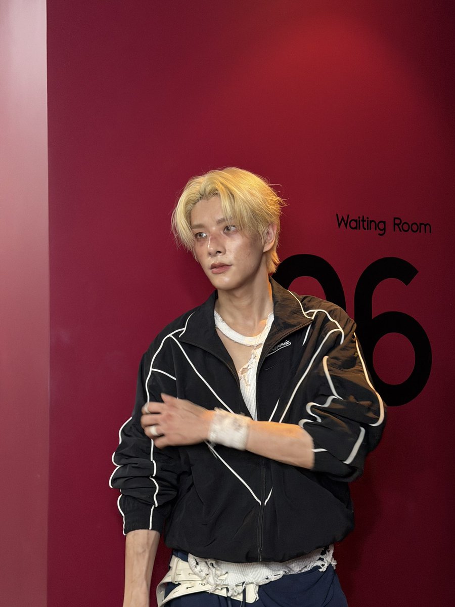 tvmvrn's tweet photo. 음중 제이크 재림하셨다 💛 https://t.co/wwteCXj0QU