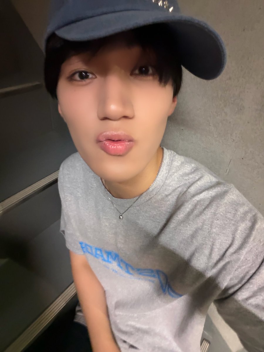 wildblue_ykme's tweet photo. [NAOYA]

2!!
いつもありがとう！
愛です🫶

#WILDBLUE #鈴川直弥 #NAOYA https://t.co/WNiZFxvMbo