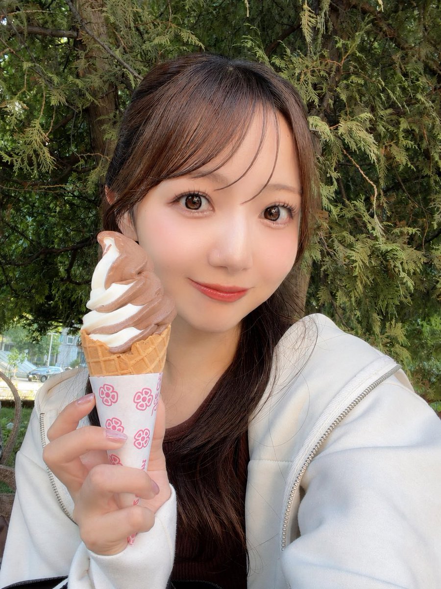 moeka_tada's tweet photo. ひとくちたべる？ https://t.co/GKoQUtN56L