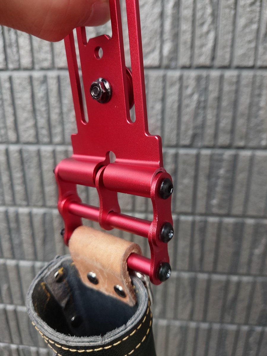 tsunekoozz's tweet photo. コレまたシャア専用ぽく腰道具をカスタムしたった🔥
#わかる人にはわかる https://t.co/mtCyvJKlIc