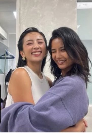 HyGab_forever's tweet photo. Nagugulat nalang talaga tayo sa side quests ng libra besties no? #krisshya https://t.co/nJV8jkxCQG