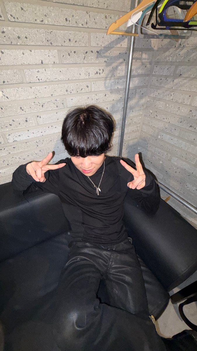 rivhyun's tweet photo. 260823 이현 스토리 (2) https://t.co/JGaABELvqB