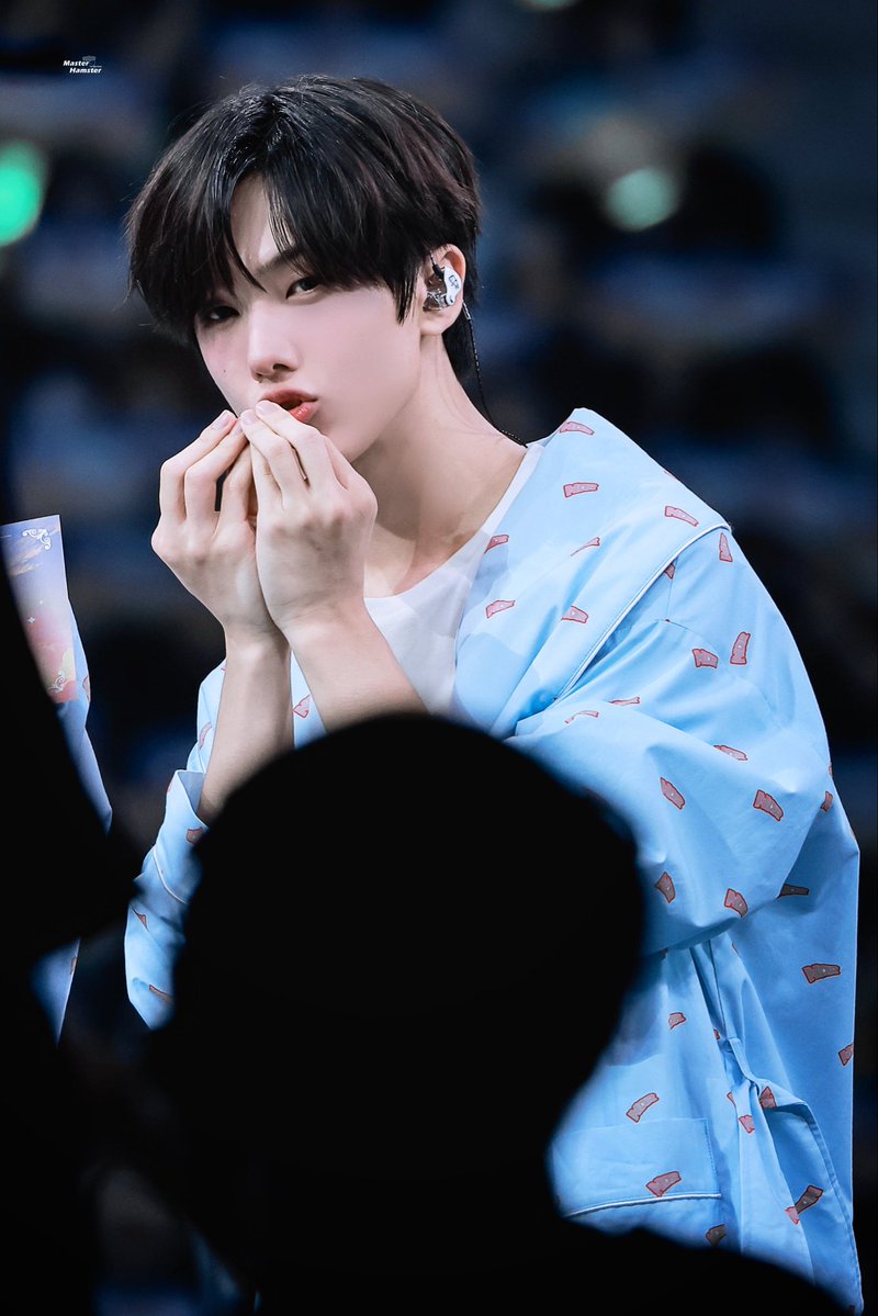 __ggu_'s tweet photo. 중2 때 데뷔하는 남자 아이돌은 진짜 거의 없어서 ..  지성이 10주년 팬미팅인데도 어리게 생긴 거  엄청 엄청 좋다 https://t.co/lG151YYXEq