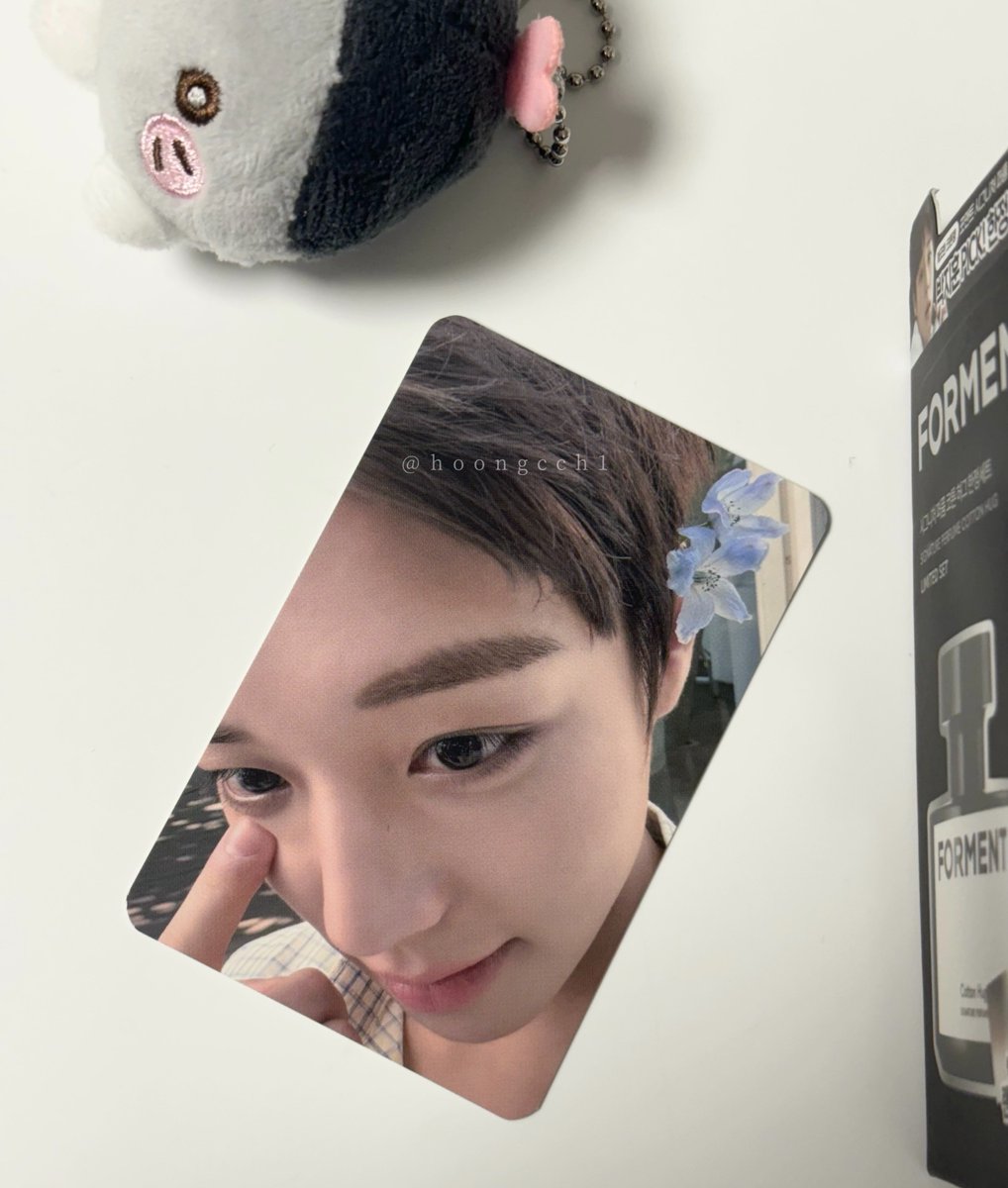 hoongcch1's tweet photo. 39000원 주고 포맨트 얼빡 포카 데려왔슈요 ⑉♥ 
지훈 넘 예쁜데 랜덤 너무 하실게요 ,, https://t.co/EFqVVgIVTy