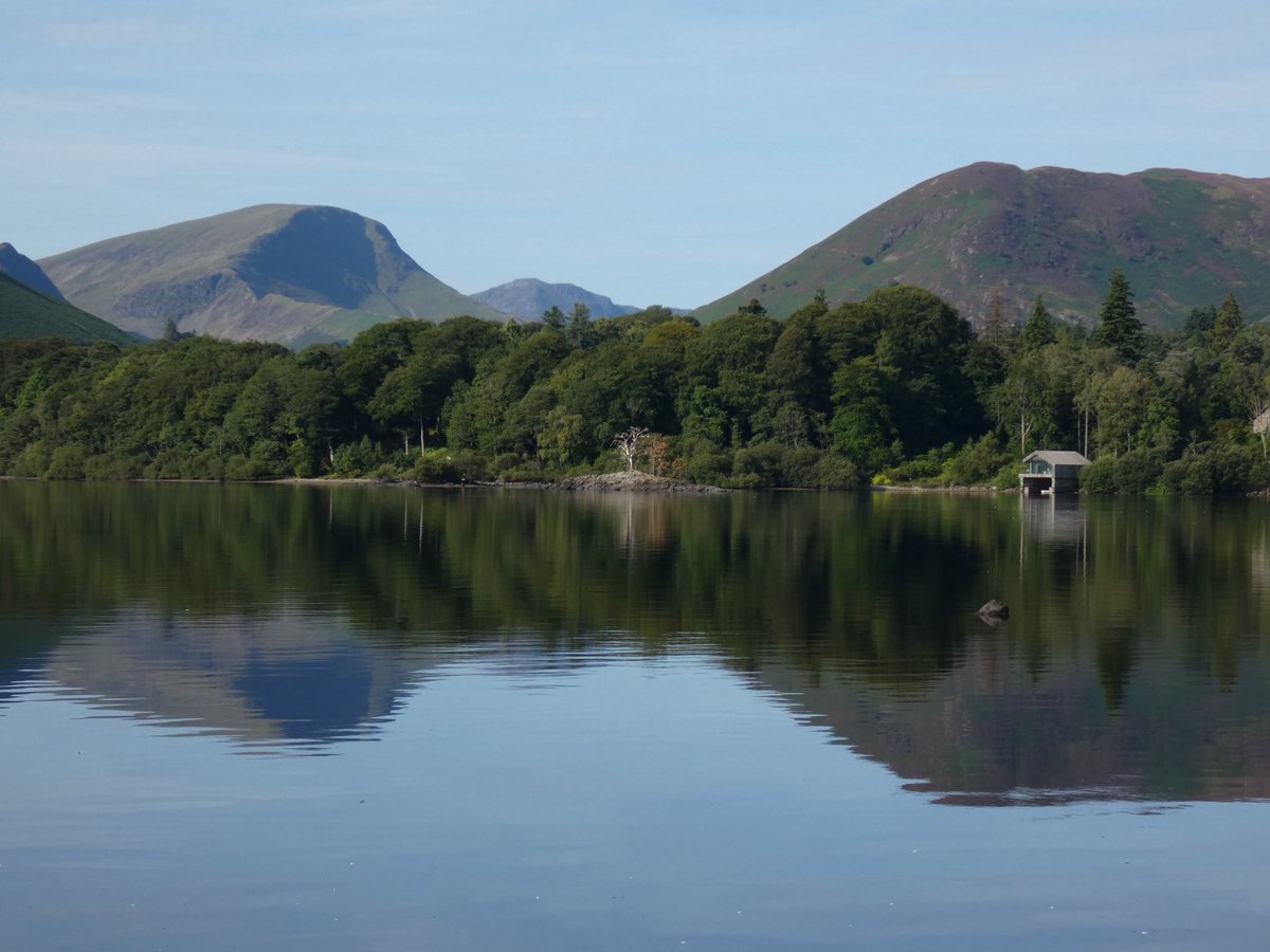 rfj1966's tweet photo. @phil_d13 @dash_beck2 @keswickbootco @PhilSipocz #DerwentDaily Day 675 boat house reflection https://t.co/SgCastcv3O