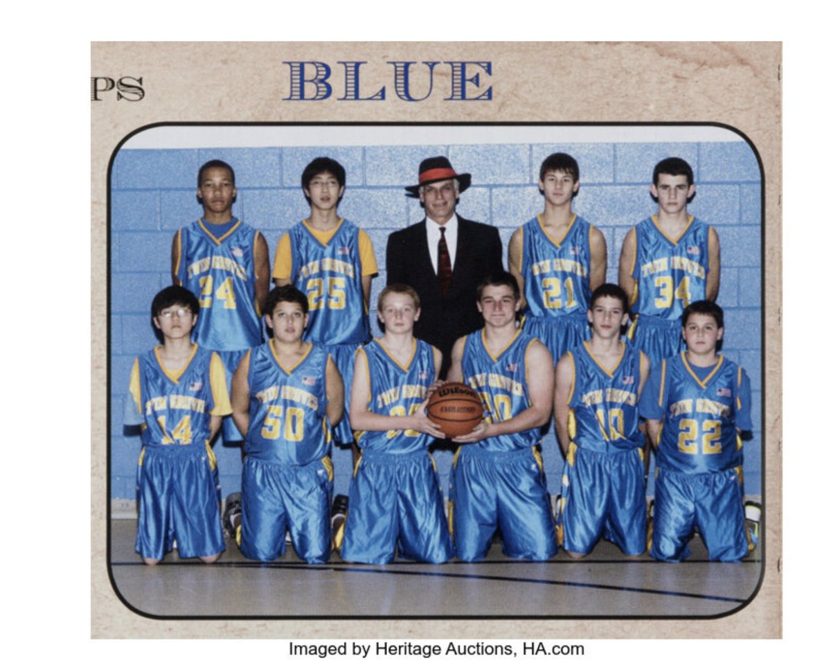 TommyBeer's tweet photo. Jalen Brunson's signature from his middle school yearbook is up for auction. 

JB inscribed it: "1 of 1" 

His earliest known autograph https://t.co/rC6uC3R8s5