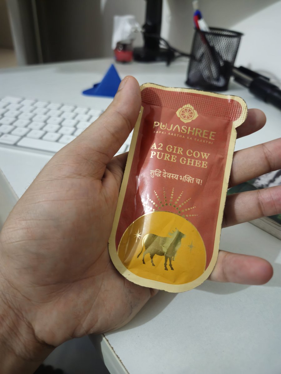 pranavprashantt's tweet photo. @ZeptoNow  ₹61 for 10ml. My mom fell for it. At that rate, what's the per kg price.. are we buying gold? 🤯
But that's still fine. For such a premium price, we get an expired product? https://t.co/BHTgmlTUaq