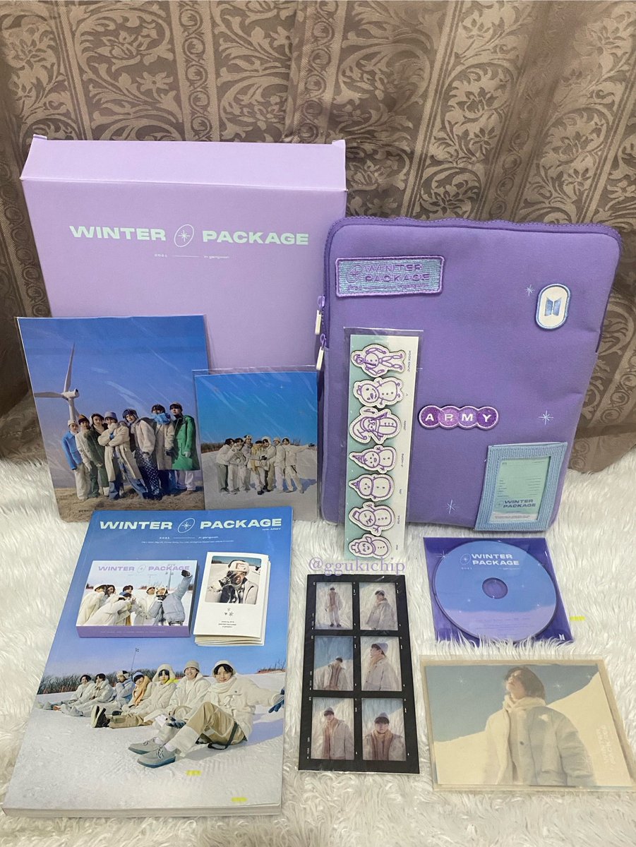 ggukichip's tweet photo. ♡ ⠂⠂୨୧ wts lfb ph pc 🧺 ✧ 

🐰 winter package 2021 : complete inclusions (exc. rpc) + first press photo sticker

random 6-cut film : yoongi 

🥣 ₱1.4k payo or 3 days 

🌐 mint condi ! pouch &amp; wappen never used. comes w box : ) 

﹟ bts wp21 wappen photocard suga accordion https://t.co/l8JjdxiDdi