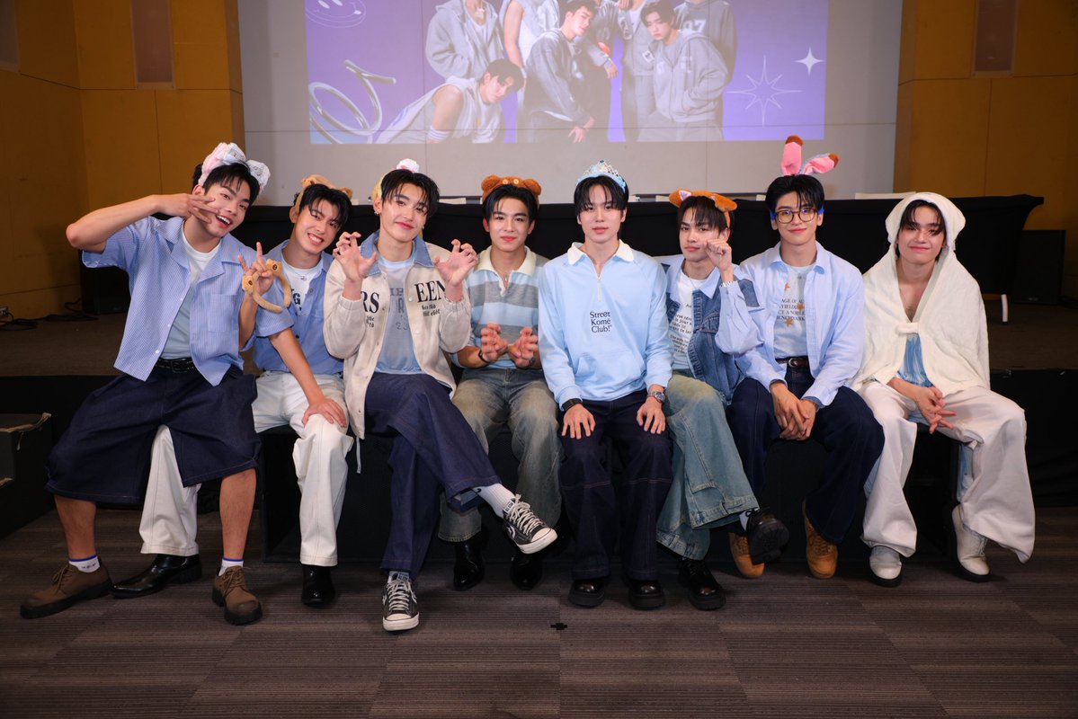 NoRdorNORD's tweet photo. รักพวกยูทุกคนเลยนะะะะ iZ FANSIGN EVENT

#iZวันเดือนปีFansign https://t.co/T00CWIR563