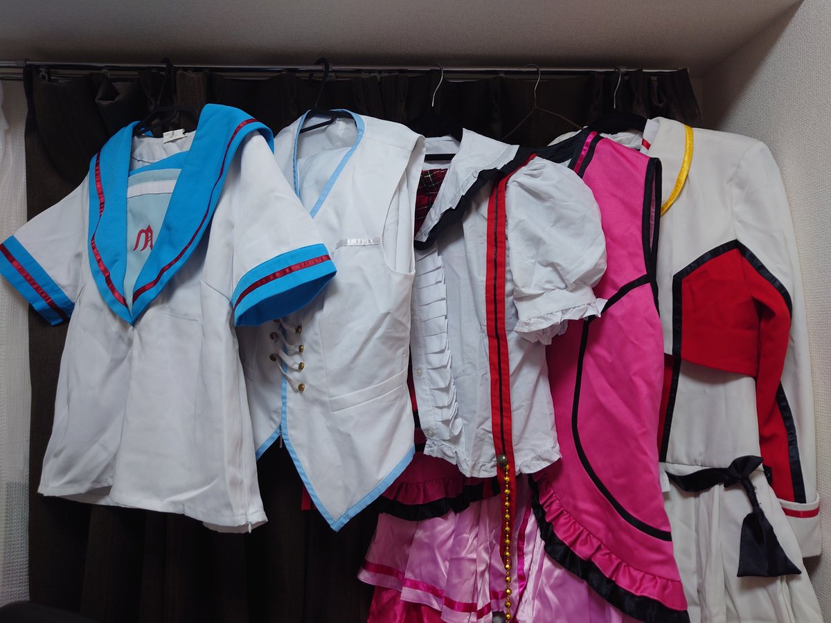 ryo2238_pps's tweet photo. 実家の片付けをしてきたのだが、置きっぱなしだったのに気付いて慌てて回収するなど。
洗ってから保管してたはずが謎のシミとかできてて軽くホラー、改めて洗っても落ちなかったので捨てるしかないか。
それにしても色々やったのね… https://t.co/LNCE76vmo6