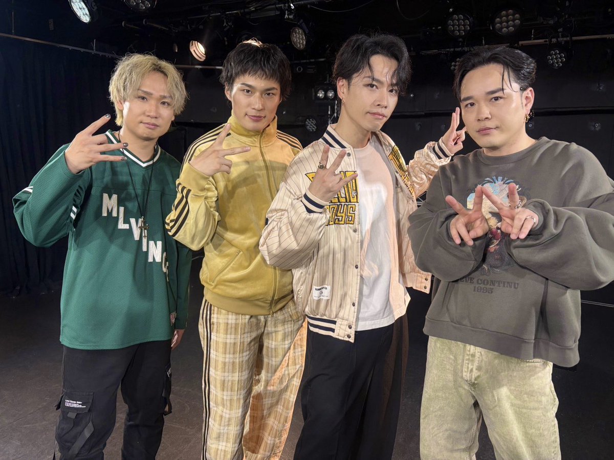 SMOOTH_WD's tweet photo. 3meet 〜夏の思い出〜
ありがとうございました🔥
夏の終わりにふさわしい
楽しい時間でした🤝
いうてまだまだ暑いやろうけど
今日も今日とてありがとう🤝
浴衣も素敵やったよーーい！
なんせライブ来てくれた皆に感謝！

さんきゅーーう‼️ https://t.co/50sJBPRVW7