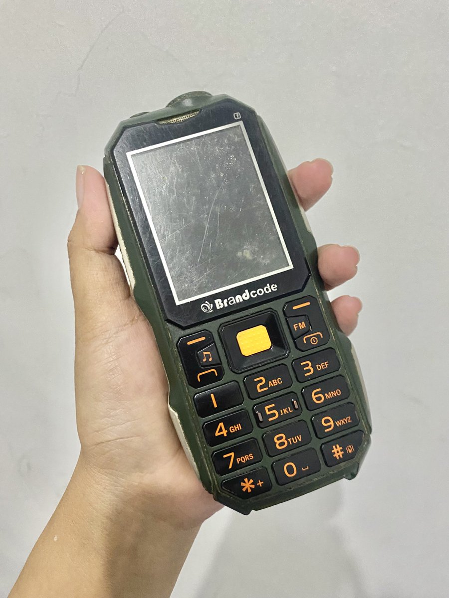 Friyayaycapt's tweet photo. Dirumah kelen masih ada hp kek gini gak https://t.co/VTaWI5Mfbh