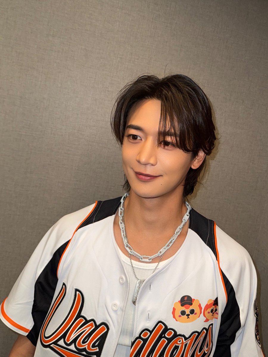 SHINee's tweet photo. 뜨거운 순간을 함께🦁🧡.

#MINHO #민호
#SHINee #샤이니 
#unilions https://t.co/8OrNk8fIMF