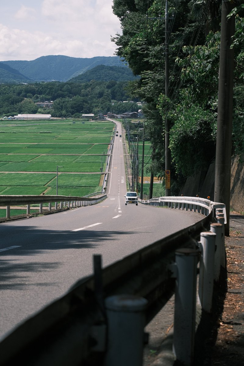 road0724day's tweet photo. 神奈川県愛川町名物の直線道路。
#道路風景 https://t.co/7PLGZeuUG0