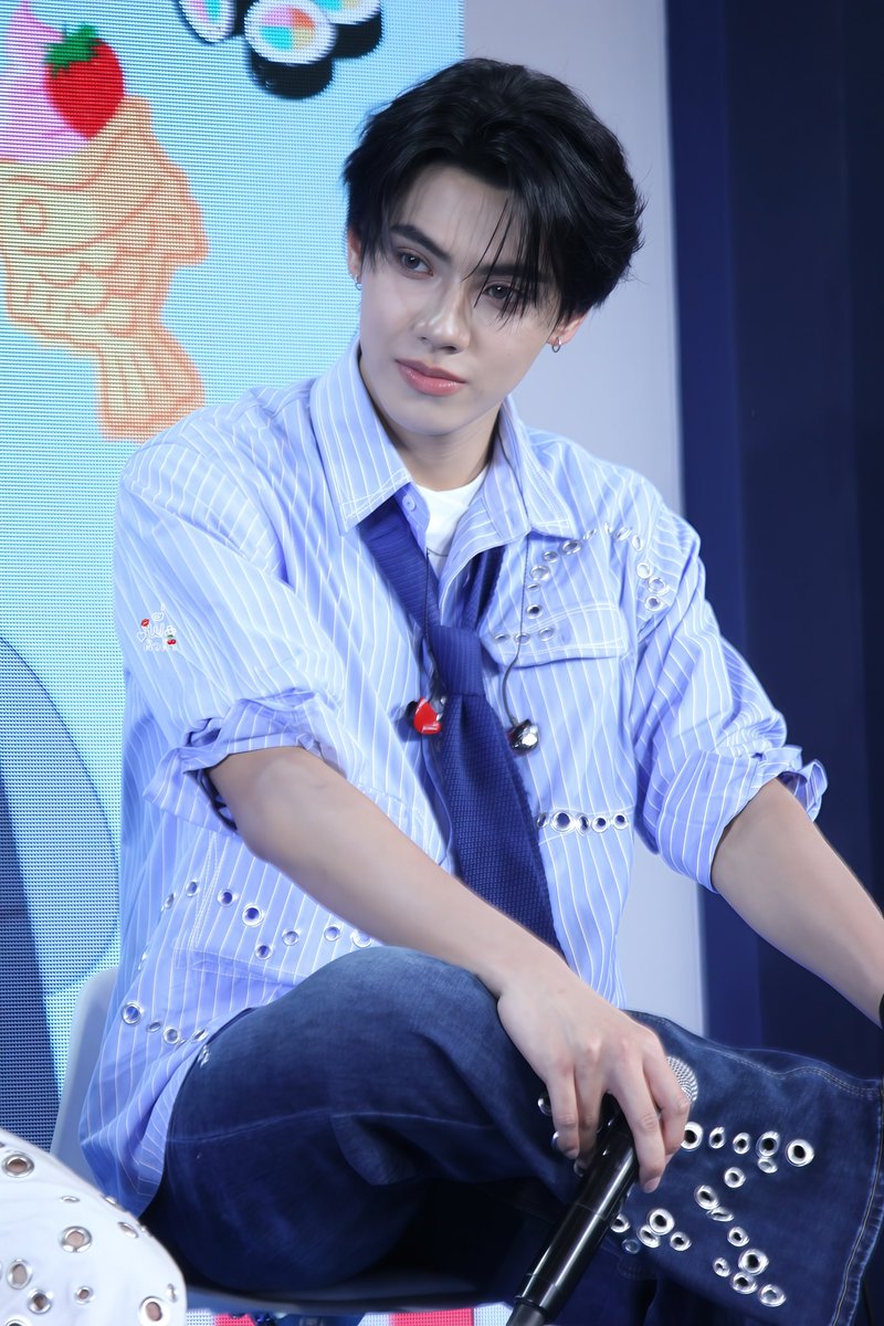 LoveCU06's tweet photo. หล่อ เข้ม No1 🤟🏻

#PEEMWASU
#LoveKorea2026xBUS 
#KTOThailand 
#BUSBecauseofyouishine https://t.co/ekNW1xa2H7