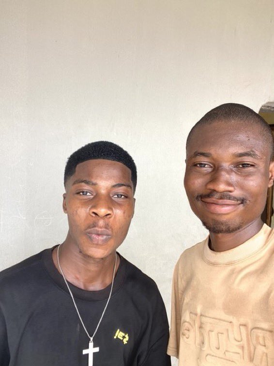 keshdelight's tweet photo. Me and am start together 
He dey bag gigs, I Dey bag blocks from accounts 

Life crazy gan 💔. https://t.co/Jnot5oWhNe