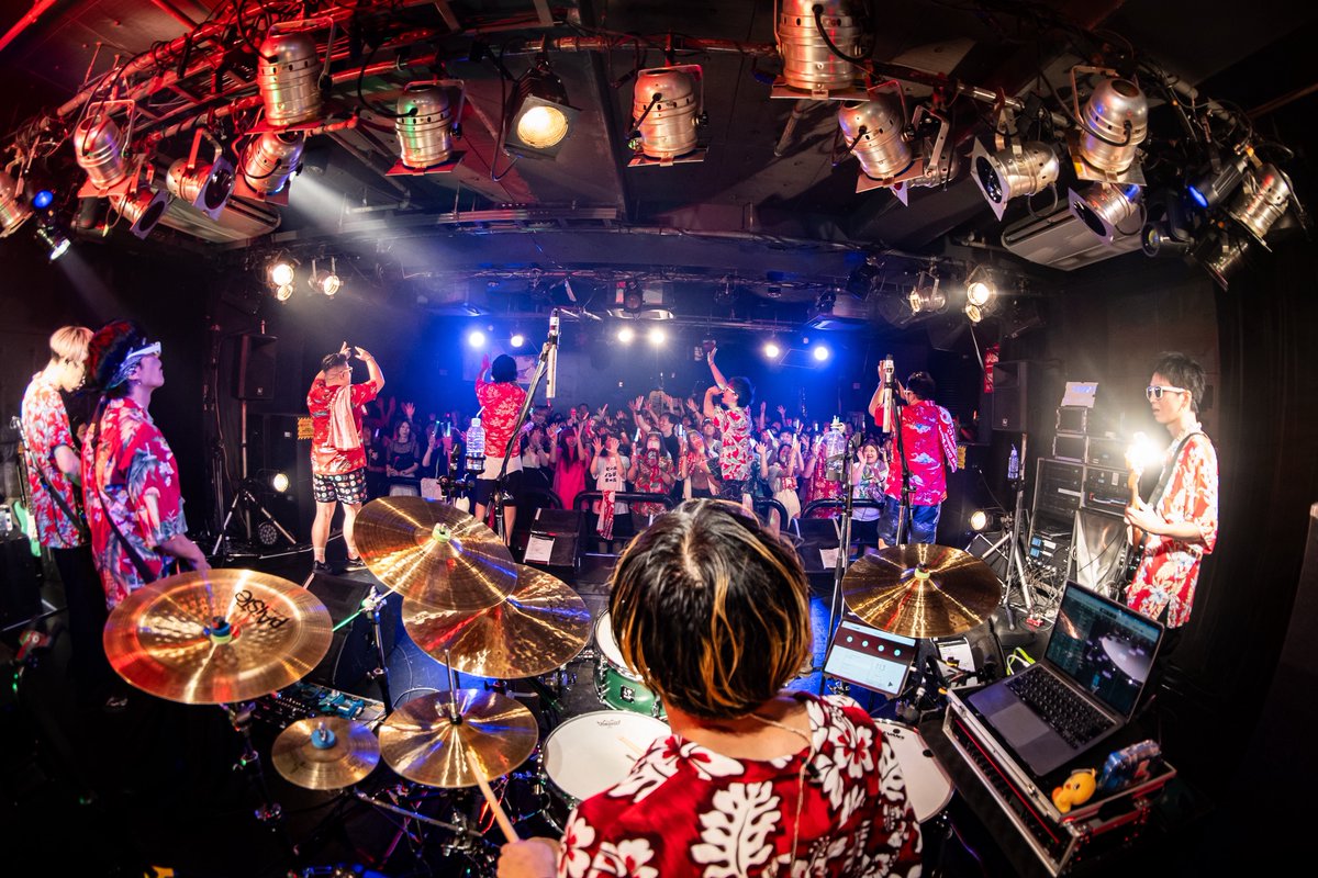 R_Toy_World's tweet photo. Thank you GIFTMEN‼️

GIFTMEN（@giftmenofficial ）
初ワンマンツアー！

名古屋、大阪、東京！
素敵な夏をありがとうー！

🎅SETLIST🎅

1. Muzik!!!!!!!!
2. 真夏のサンタ
3. サマータイム
4. PARTY
5. Beer!!!!!!!!
6. TAMAYA
7. トーキョーダークネスミッドナイト
8. スペシャルスマイル
9. Blah Blah
10. サマーエンディングストーリー
11. ド級
12.Muzik!!!!!!!!
en.1 TAMAYA
en2.トーキョーダークネスミッドナイト