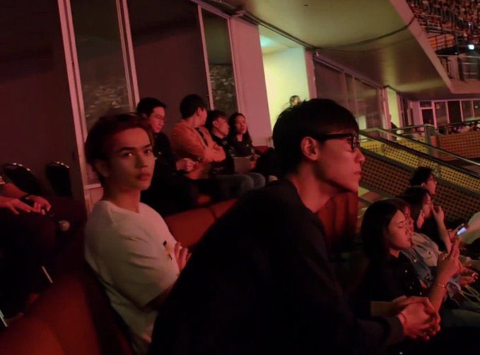 metichibi's tweet photo. : เป็นอะไรทำไมไม่นั่งดีๆ 
: ป่าว เค้าก็นั่งแบบนี้ปกติ
: แน่ใจใช่มั้ยว่าจะทำแบบนี้ 
: เธองี่เง่าวะ อย่าชวนทะเลาะได้ป่ะ 
: คราวหลังถ้าไม่เต็มใจมาก็ไม่ต้องมา แบบนี้เค้ามาคนเดียวดีกว่าอะ 
: ครั้งหน้าก็ไม่ต้องชวน https://t.co/0CPRFTXhyK