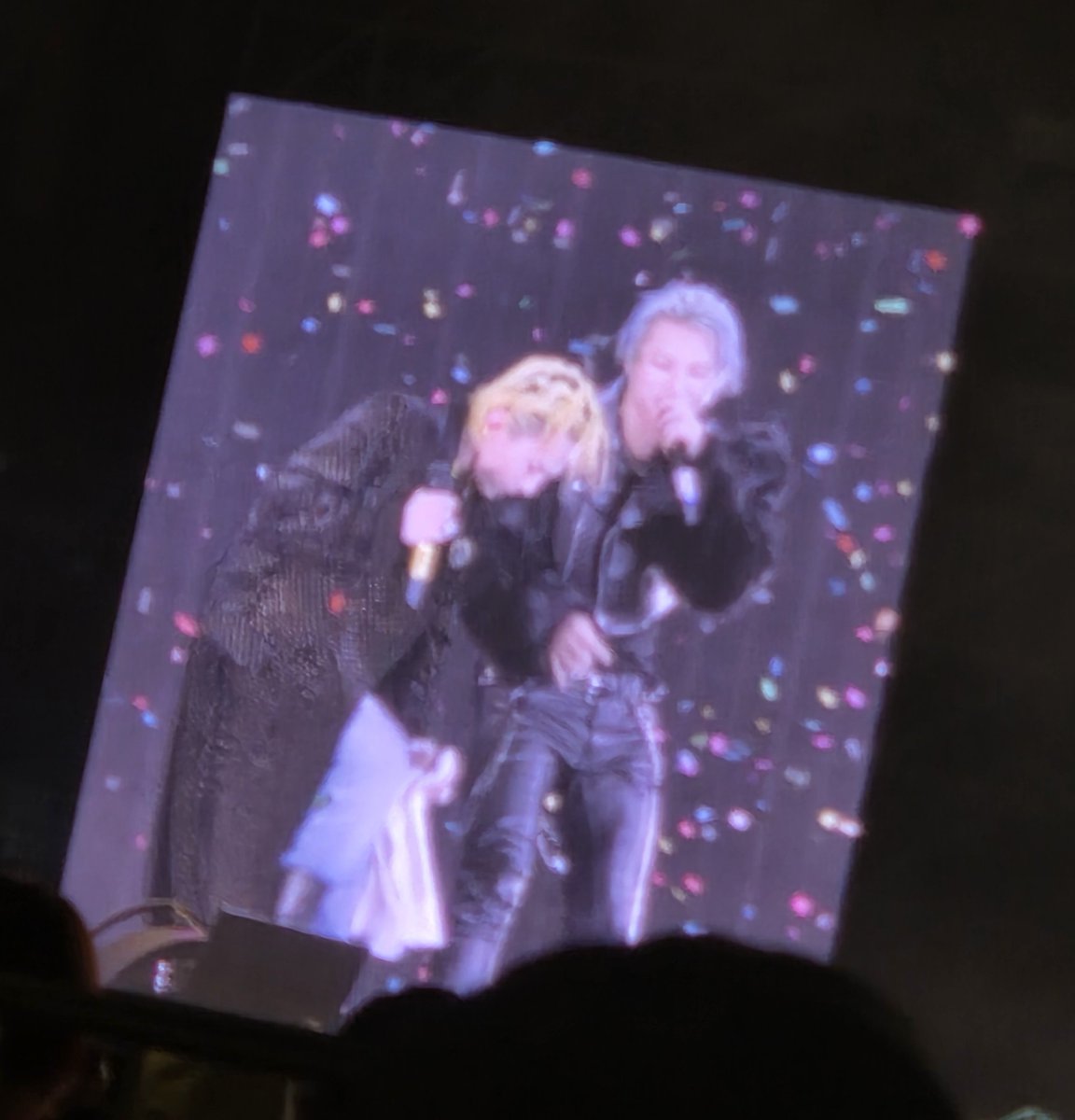 kdck_is_'s tweet photo. ν볡ν μ§λ νμΈμ π» #gdae https://t.co/E47sMv4e03