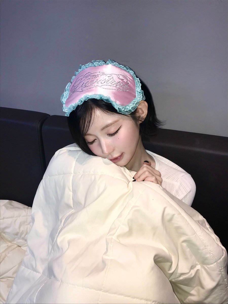 forbabymonster's tweet photo. 💌 To our dear Enami Asa 💌

Please take all the time you need to rest, don’t pressure yourself or be too hard on yourself. 
For you to show up on stage yesterday despite not feeling well is already more than enough, and you still performed beautifully. 

Monstiez’s love and pride for you isn’t just about how you perform, but because you are a wonderful artist and an even kinder person.  Please put yourself first and recover fully we’ll always be here cheering for you. 🤍

SEND LOVE TO ASA
#SendLoveToAsa
#アサへ愛と元気を
#아사에게사랑을
#ENAMIASA #BABYMONSTER