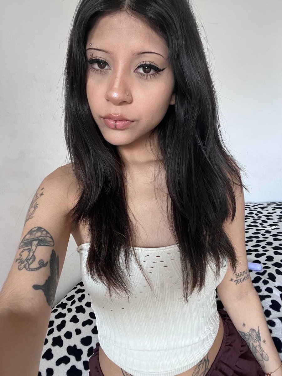 abhywilson's tweet photo. looking innocent is my favorite trick. https://t.co/KgNPmmUkH8