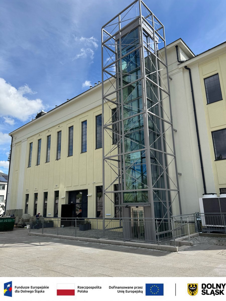 WalbrzychMM's tweet photo. Coraz bliżej otwarcia @TYGIELWalbrzych ! 🏗️➡️🏛️
W zabytkowej Kopalni Julia powstaje miejsce opowiadające o Wałbrzychu, jego mieszkańcach, przemysłowej przeszłości i wielokulturowym dziedzictwie. Jeszcze chwila i otworzymy drzwi! 🇪🇺
@RomanSzelemej @fundusze_eu 
#funduszeeuropejskie
