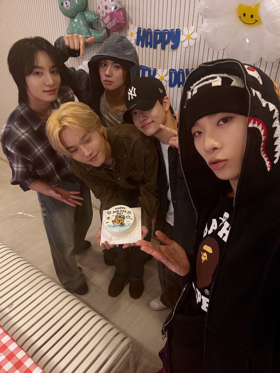 McndOfficial_'s tweet photo. [🛸]
MCND 베이비 민재🐻
많이 아낀다 생일 축하해🎂🎉

#MCND #엠씨엔디 
#HAPPYMINJAEDAY https://t.co/u3tIV1IMxs