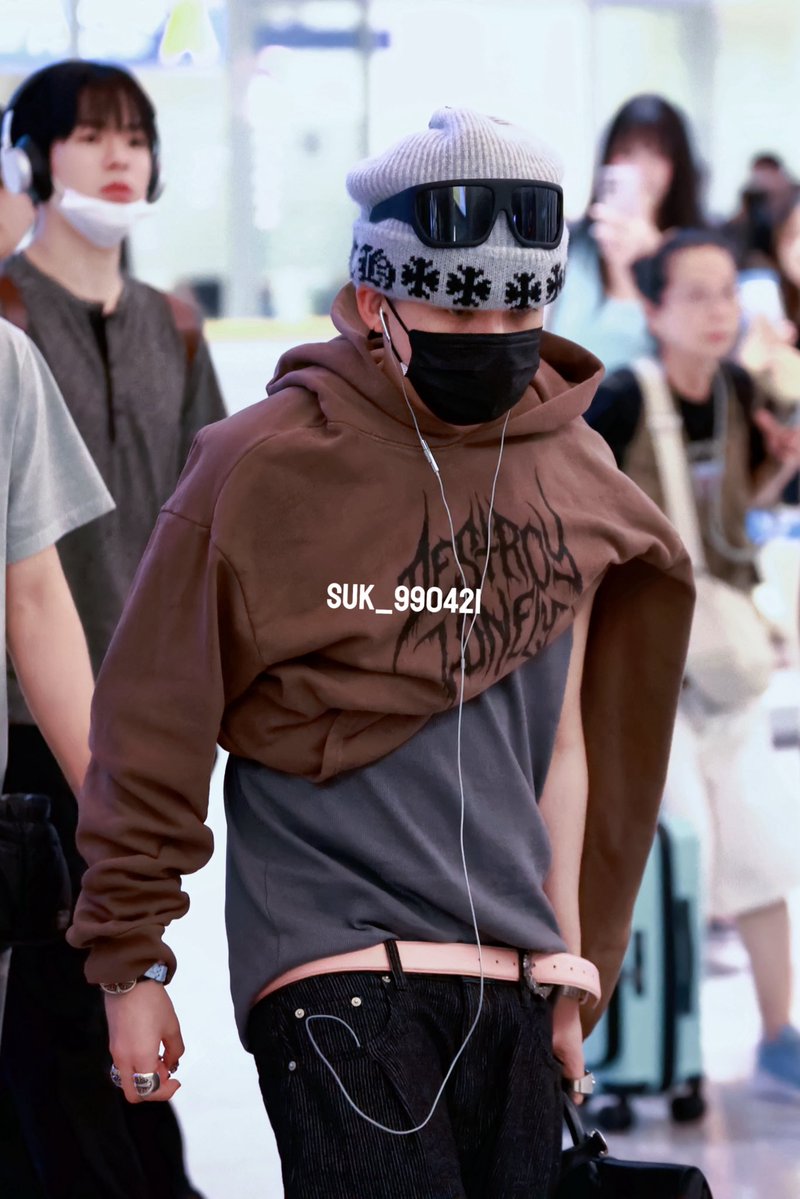 suk_990421's tweet photo. 260823 ICN

난리나

#최현석 #CHOIHYUNSUK #ヒョンソク  
#트레저 #TREASURE https://t.co/WhG5vC75jM