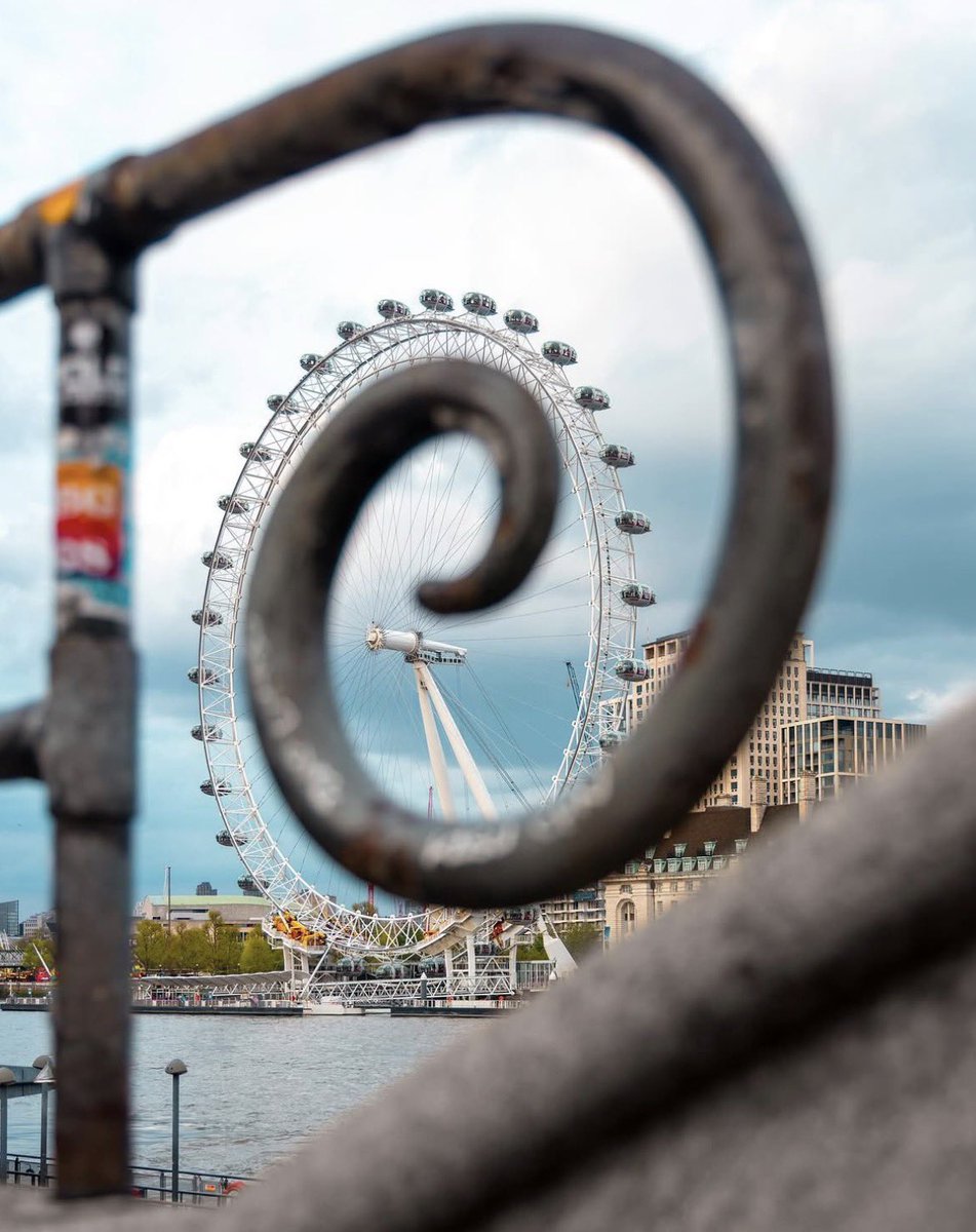 the_gpc_'s tweet photo. London Spiral 📸
By: adamhliva https://t.co/zduSuxZT7A
