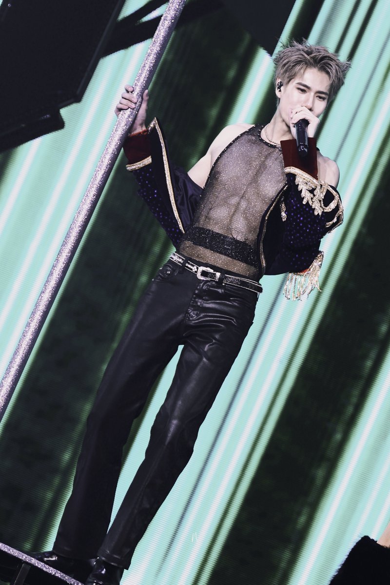 Maruko_ni's tweet photo. PONDPHUWIN ETERNAL STAR

#PondPhuwinConcertD3
#phuwintang https://t.co/a5CSsTbmRN