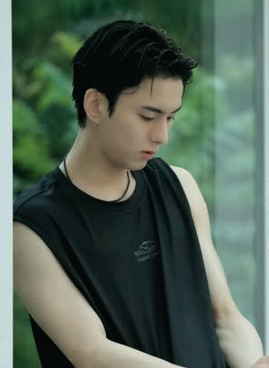 apageofhim's tweet photo. ㅤ
📍Supreme Arena Badminton, Jakarta. 

Ended with 16-21, good match fams! The winner takes it all. 🏸
ㅤ https://t.co/crKnwhQkSB