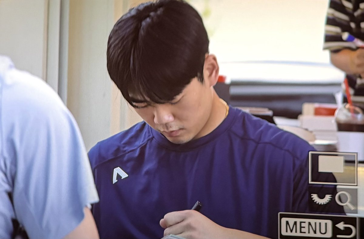dears_29's tweet photo. 데뷔때 축하를 못 해줄 것 같아서
데뷔 4주년을 미리 축하해줬습니다 !
건강히 잘 나아서 다시 봐요➿ https://t.co/UZhY442uPw