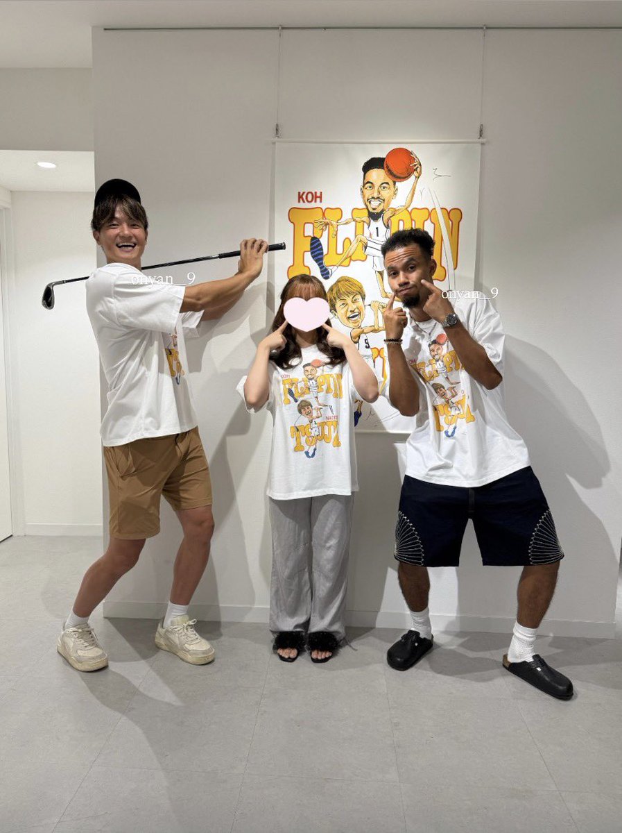 onyan__9's tweet photo. とっても幸せな時間でした…🥲
コーには"ぷく顔"を伝授！💁🏻‍♀️笑
ゴルフのポーズで撮ろう！とか言い出したものの
自分のポーズに困ってたら、コーが早速ぷく顔の案を出してくれてこんな構図に…🤣
辻さんのゴルフ姿（？）見れて嬉しかった🏌️‍♀️
貴重なスリーショット…🥹🫶🏻📸

#コー・フリッピン #辻直人 https://t.co/qsy4oU612I