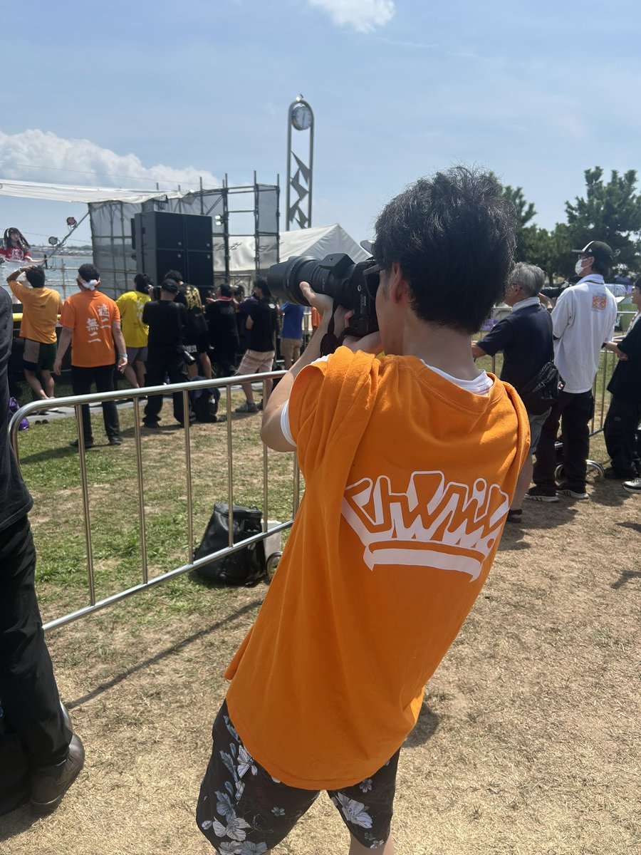 kkknchakkk's tweet photo. カメコして、コールして、リフト上がって、
マサイして、柵ジャンして、酒飲む人達 https://t.co/atEcWXpzu3