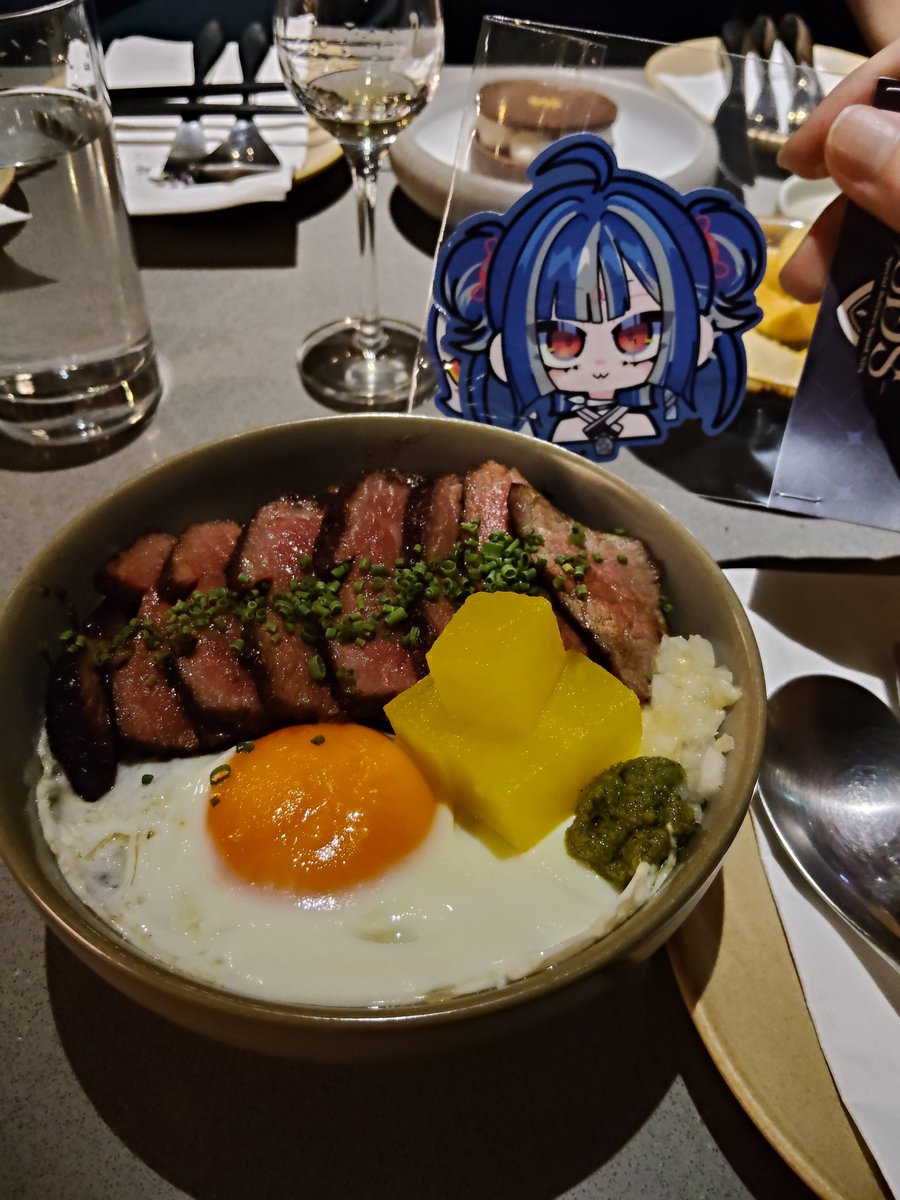FrostSnow_0506's tweet photo. 小酌一杯薄葉透佐威士忌

還有好吃的牛小排蓋飯

希望美酒佳餚可以一掃陰霾

#Usubanana https://t.co/sMRJ5f7nkz