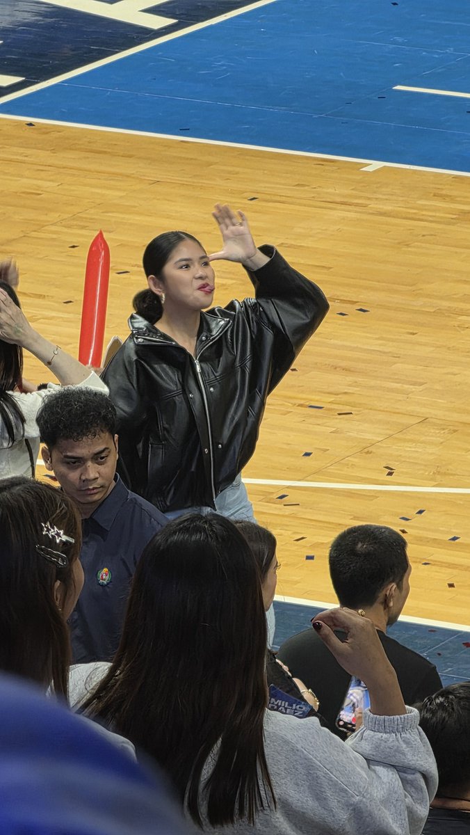 essavidz's tweet photo. #StarMagicxGMMTV
#StarMagicAllStarGames2026

hate to bring this up and i dont usually do this but i cant help be angry disappointed with these two. if theyre just going to disrespect the boys especially in the future games?

Dont bother invite them cause i dont tolerate these KANAL, IMMATURE PEOPLE WITH NO SPORTSMANSHIP IN THEIR VOCABULARY.