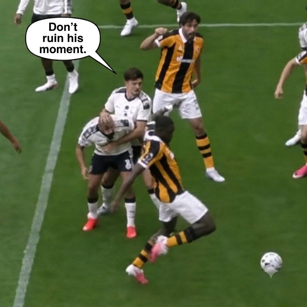 AFC_Leonine's tweet photo. Harry Maguire to Mazraoui: https://t.co/RUy1olMhoE