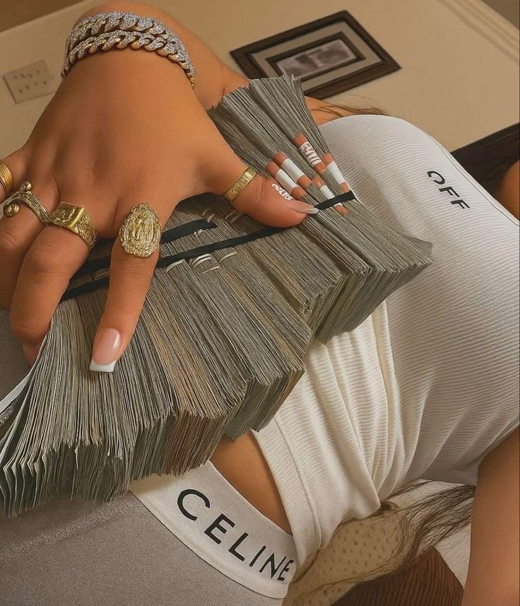 Moneyaligns's tweet photo. May more money and abundance locate you this week🙏💵💵💵💵 https://t.co/fSPuqUVDiD