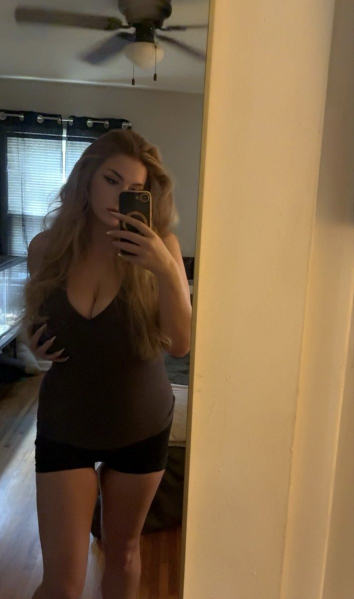 verbosevix's tweet photo. this Barbie loves to work up a sweat, good boys get to taste it. #findom #sellingcontent #onlyfans https://t.co/3uSfG5sVXF