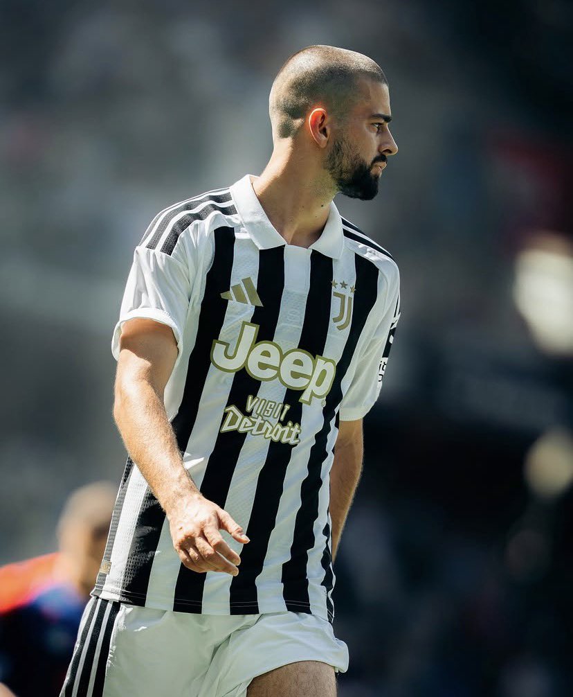 kosovarfootball's tweet photo. 🚨 NEW SEASON AND THE GIVEAWAY IS BACK 🎽

If Edon #Zhegrova scores against #Frosinone, we’ll give away a #Juventus shirt! ⚪️⚫️

To enter:
1️⃣ Like &amp; RT this post
2️⃣ Follow @kosovarfootball

Good luck! 🇽🇰 

#FrosinoneJuve #SerieA https://t.co/rnPAuSrT8V