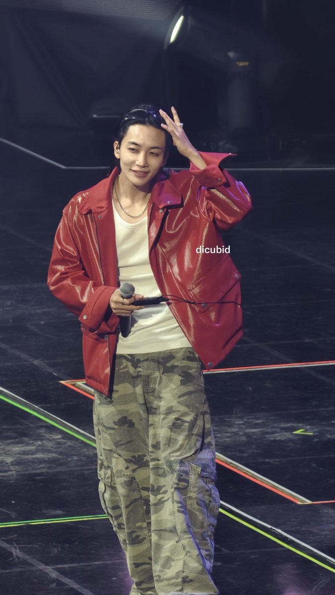 lovedbyhannie's tweet photo. He so my type 🫦 https://t.co/bhpOL4ryNo