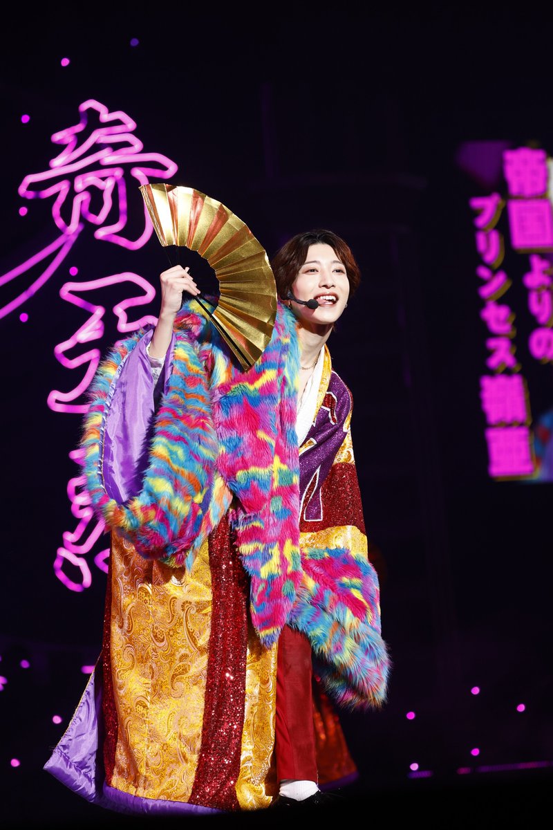 oricon's tweet photo. KEY TO LIT、CDデビュー決定経て…
約1.5万人の前で“史上最高傑作”へ決意表明🎤

「俺たちだけの栄光を掴みにいきましょう」
【あいさつ全文】
https://t.co/d5NhX0n1xC
＃KEYTOLIT https://t.co/MF6HwP80Pf