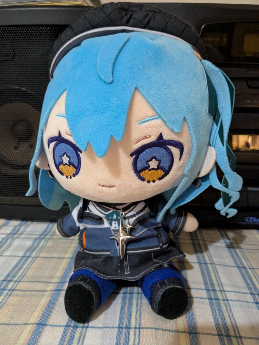mH0Nhdt3nj51435's tweet photo. ぬい服を作れないのでこのくらいのアレンジですが…　ミドグラのすがたのすいちゃんです。フェルトを巻いて接着しています。ガーターも簡易的に作りました。
#星詠みの工房 https://t.co/he9k2jWP76