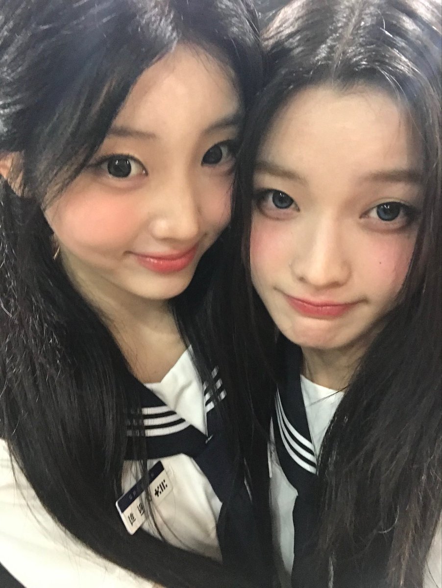 iroha_archive's tweet photo. 세라복 희어로즈 셀카     너므감동적 https://t.co/9jbHJqwe75