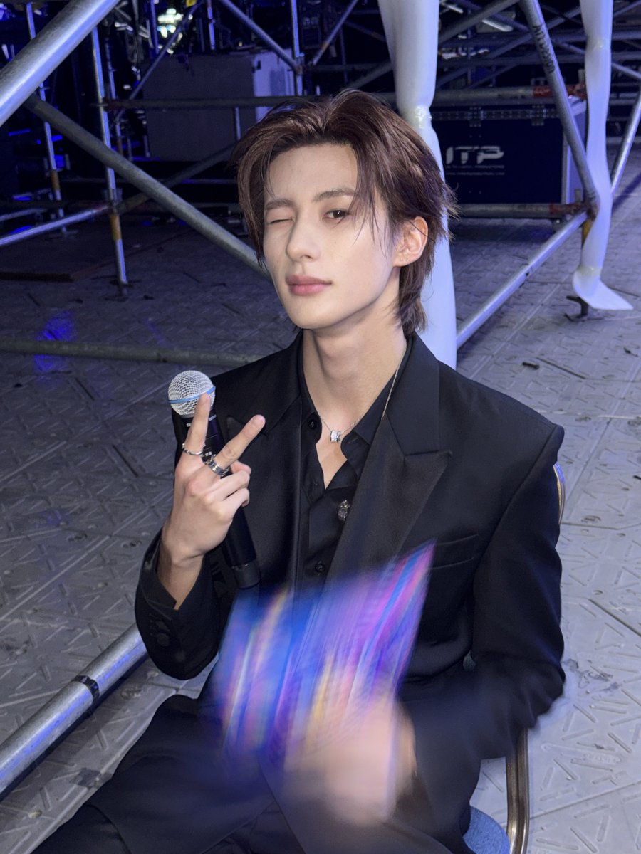 daintoiny's tweet photo. anton weverse update https://t.co/oUJjTsIWl4