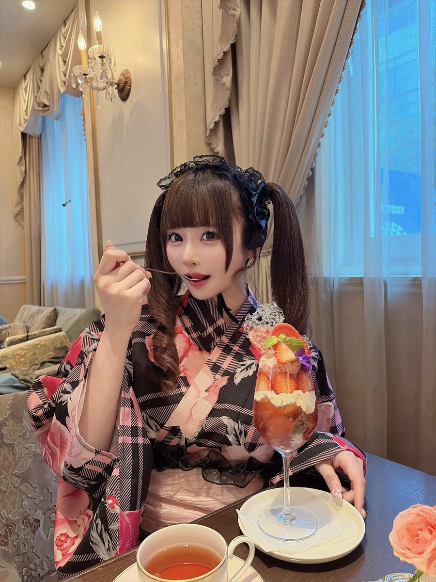 lovebite___'s tweet photo. ろあにゃんがたべるとこみてて♥ https://t.co/MNb5Rjqqd6