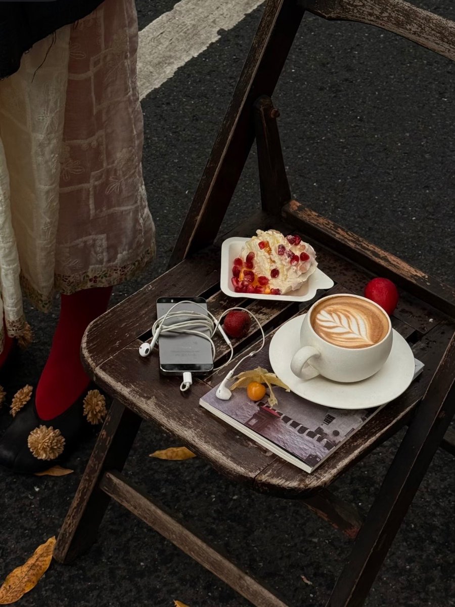 noorielova's tweet photo. Drop the moody coffee shop filter for iPhone! 

☑️My camera settings:
•Exposure +5
•Brilliance -35
•Highlights -20
•Shadows -15
•Contrast +5
•Warmth -10
•Sharpness +15

☑️Just a heads up, you'll probably need to tweak these based on your lighting! https://t.co/sRyFj2ckM8