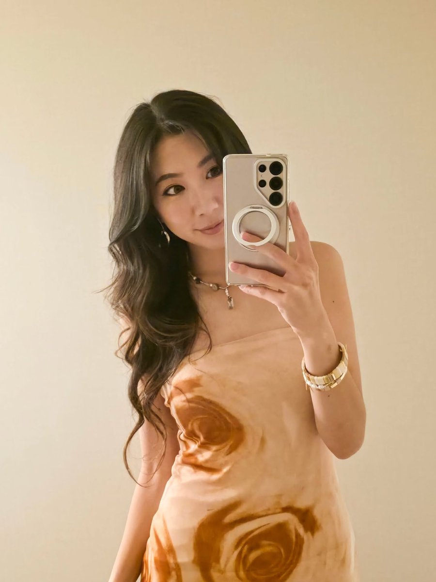 SaintSabina's tweet photo. Put your cock away dude, Lesl1e is almost ready to head out! She sighs when it stays out, and reaches down to give you a quick handy. Still scrolling through her phone, Lesl1e quickly jerks you off with other hand, disinterestedly stroking your dick while she watches videos 🥴 https://t.co/thpC8VdUbI