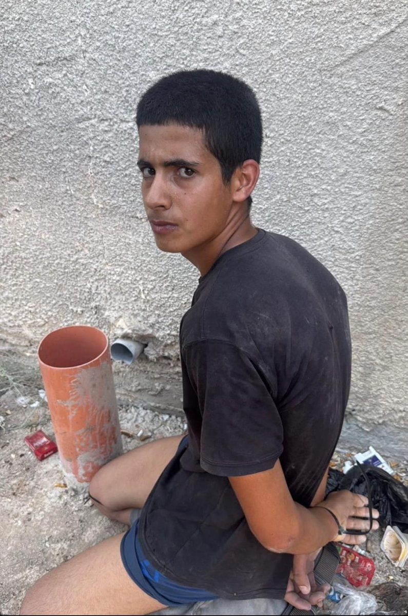 NoaMagid's tweet photo. IDF captures the terrorist who carried out the stabbing attack in the Jordan Valley earlier today. https://t.co/8n7NOwbkSF
